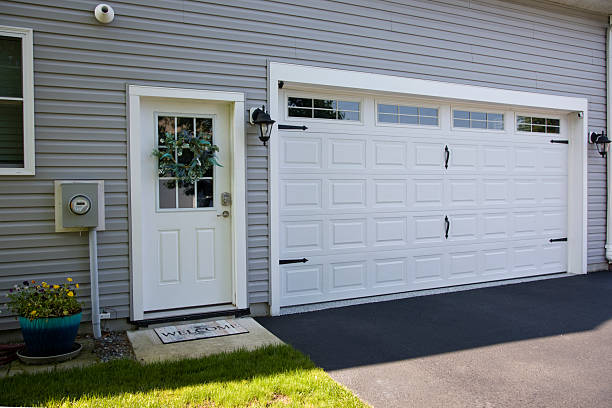 24/7 Emergency Garage Door Panel Replacement experts in St. Francis, MN